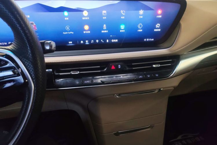 别克 世纪 2023款 2.0T 七座臻享款中控内饰16