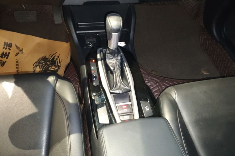 本田 凌派 2019款 180Turbo CVT豪华版 国VI中控内饰18