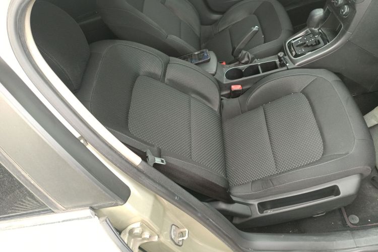 雪铁龙 C4世嘉 2018款 1.6L 自动豪华型局部细节41