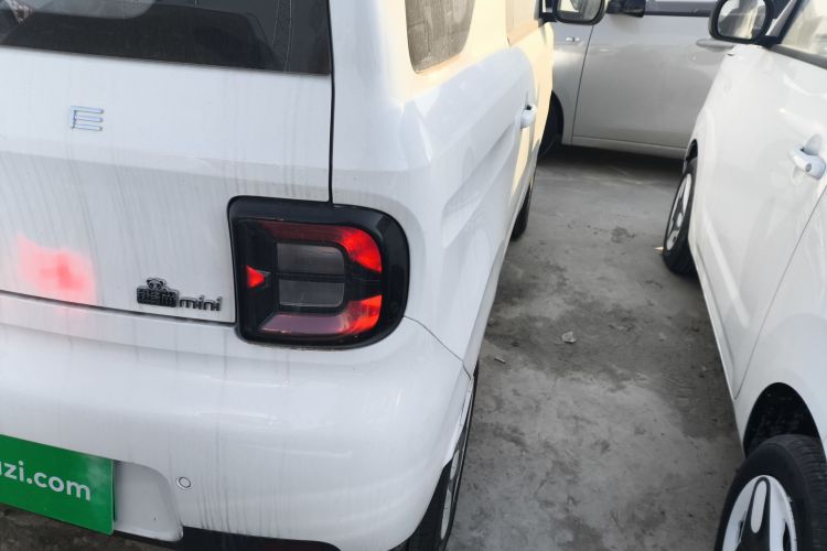 吉利银河 熊猫 2025款 210km 元气熊车身外观9