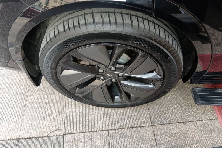 理想汽车 理想L7 2024款 Pro车身外观6008