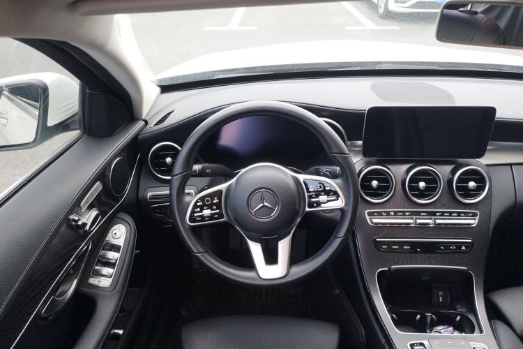 奔驰C级 2019款 改款 C 260 L 运动版局部细节13