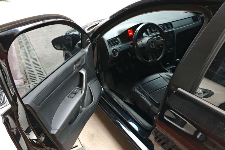 大众 桑塔纳 2013款 1.4L 手动风尚版中控内饰20