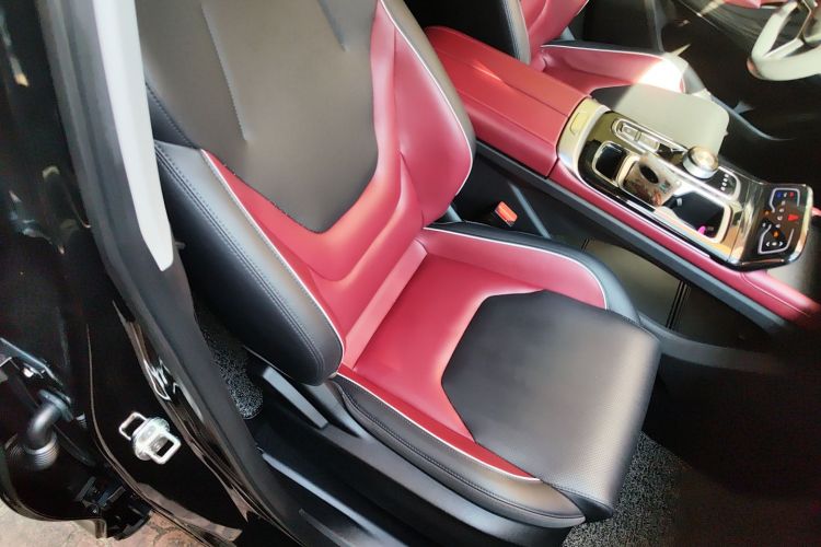 思皓QX 2022款 300T DCT探月版局部细节41