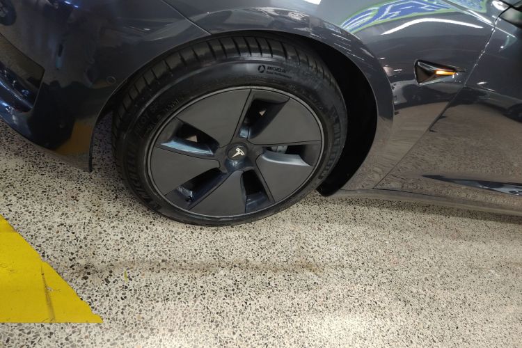 特斯拉 Model 3 2021款 标准续航后驱升级版 3D6车身外观6002