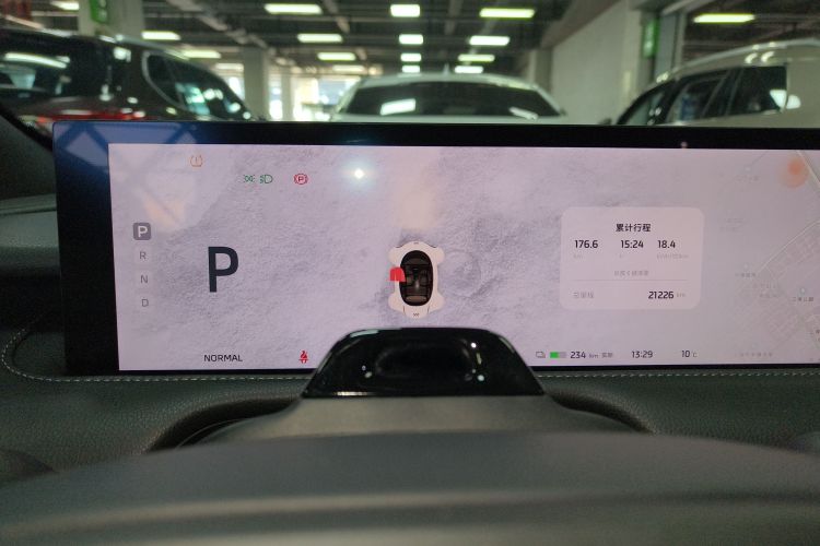 智己汽车 智己L7 2022款 Dynamic中控内饰14