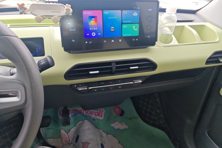 吉利银河 2023款 熊猫mini 200km 灵动熊中控内饰16