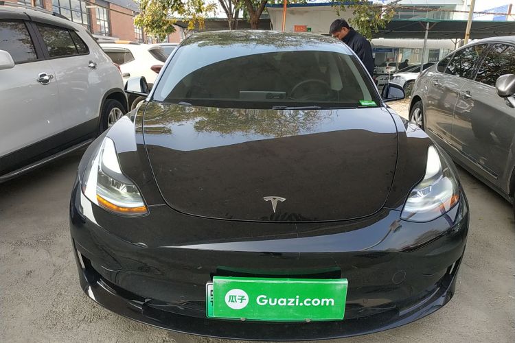 特斯拉 Model 3 2022款 后轮驱动版车身外观2