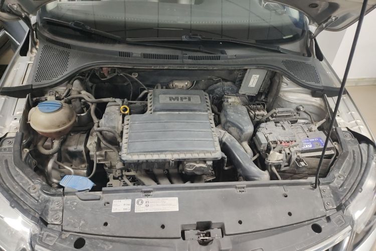 斯柯达 昕锐 2015款 1.6L 自动智选型机舱底盘24