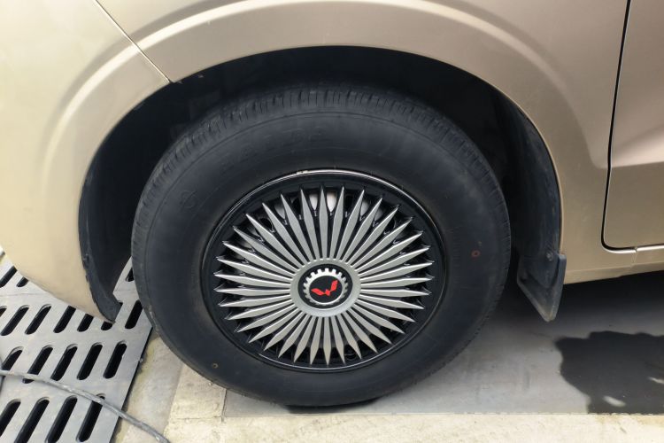 五菱汽车 五菱宏光V 2019款 1.5L基本型L2B车身外观6007