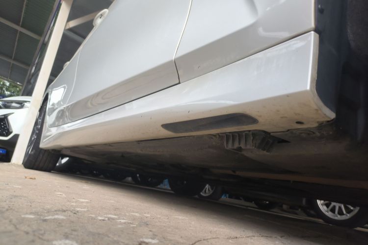 宝马3系 2021款 改款 325Li M运动套装局部细节9001