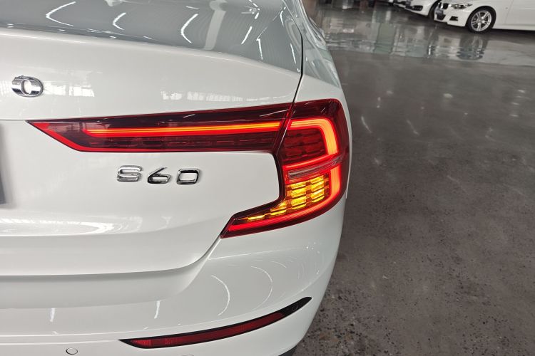 沃尔沃S60 2021款 T4 智远豪华版车身外观6001