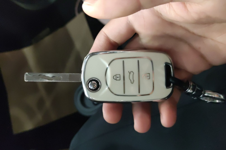 五菱汽车 宏光MINIEV 2021款 马卡龙夹心款 120km 三元锂中控内饰7001