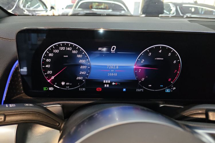 奔驰GLB 2024款 改款 GLB 220 时尚型中控内饰14