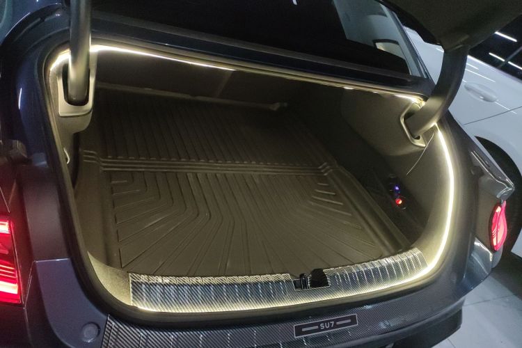 小米汽车 小米SU7 2024款 四驱超长续航高阶智驾Max版机舱底盘23