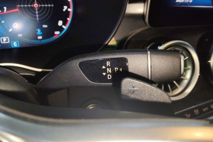 奔驰C级 2019款 改款 C 260 L 运动版中控内饰18