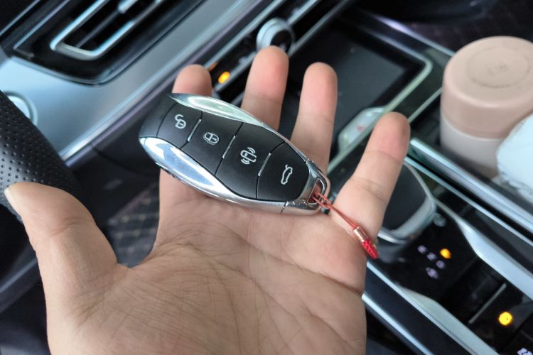 红旗HS5 2023款 2.0T 旗享Pro版中控内饰11