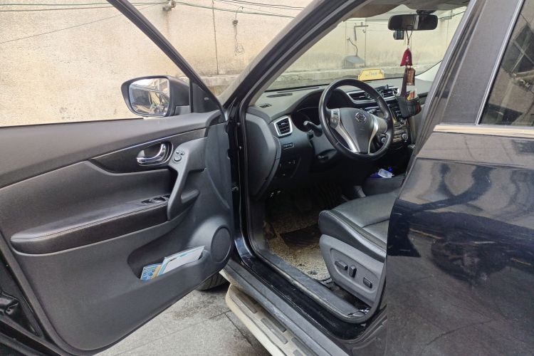 日产 奇骏 2014款 2.5L CVT豪华版 4WD中控内饰7003