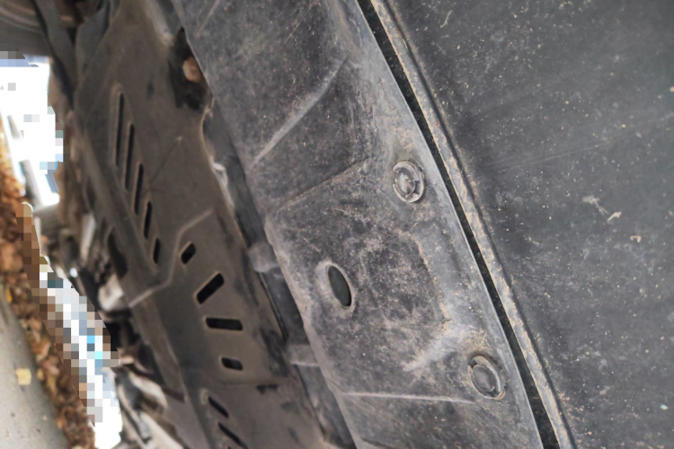 日产 奇骏 2014款 2.0L CVT智领版 2WD局部细节9008