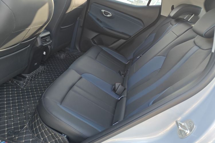 广汽传祺 传祺GS3 2023款 影速 270T 劲享版中控内饰21