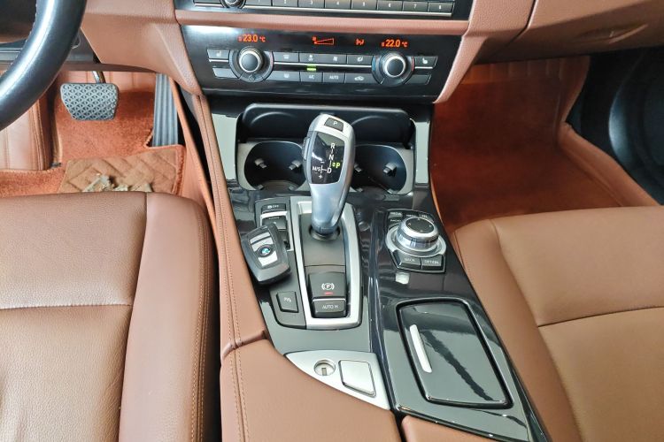 宝马5系 2017款 520Li 典雅型中控内饰18