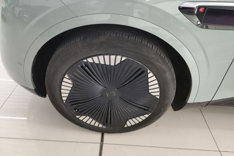 阿维塔11 2023款 鸿蒙 90度 后驱版车身外观35