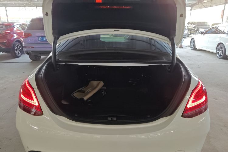 奔驰C级 2020款 改款 C 260 L 运动版局部细节23