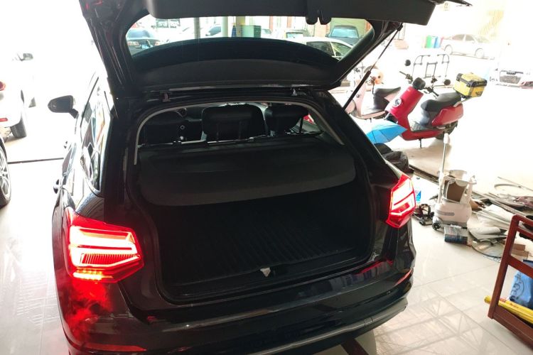 奥迪Q2L 2020款 35 TFSI 进取动感型机舱底盘23