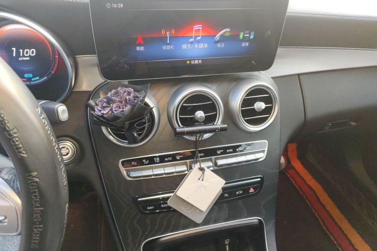 奔驰C级(进口) 2021款 C 260 轿跑车中控内饰16
