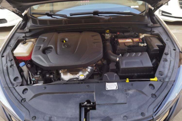 长安 逸动 2021款 PLUS 1.6L GDI CVT豪华型机舱底盘24