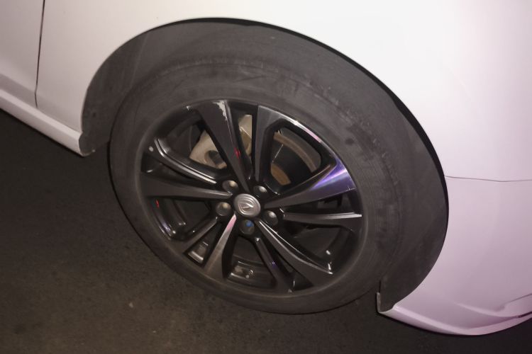 长安 逸动 2020款 PLUS 蓝鲸NE 1.4T GDI DCT旗舰型车身外观10