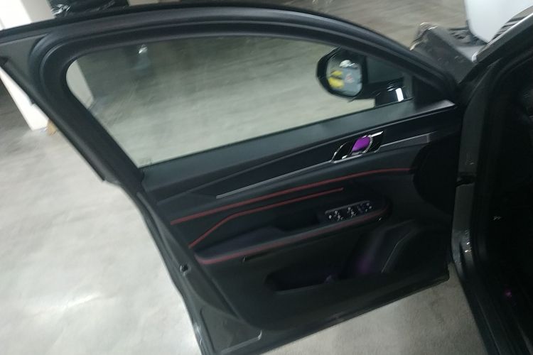 领克05 2020款 2.0TD 四驱劲Plus中控内饰47