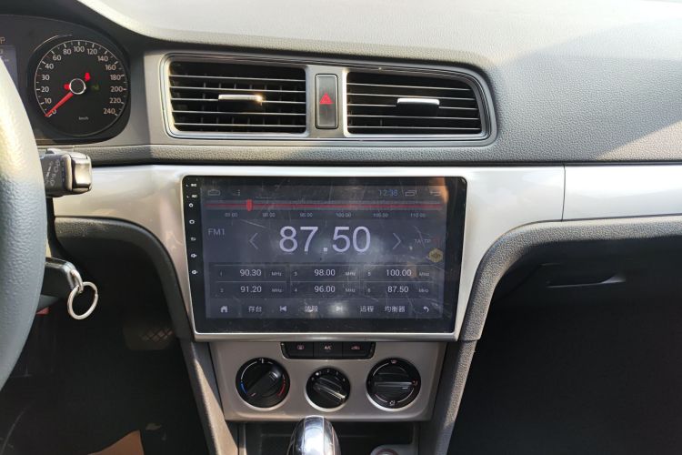 大众 朗行 2013款 1.6L 自动风尚型中控内饰16