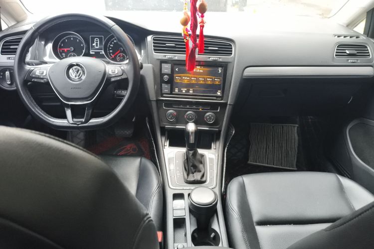大众 高尔夫 2019款 200TSI DSG舒适进取版 国VI中控内饰7002