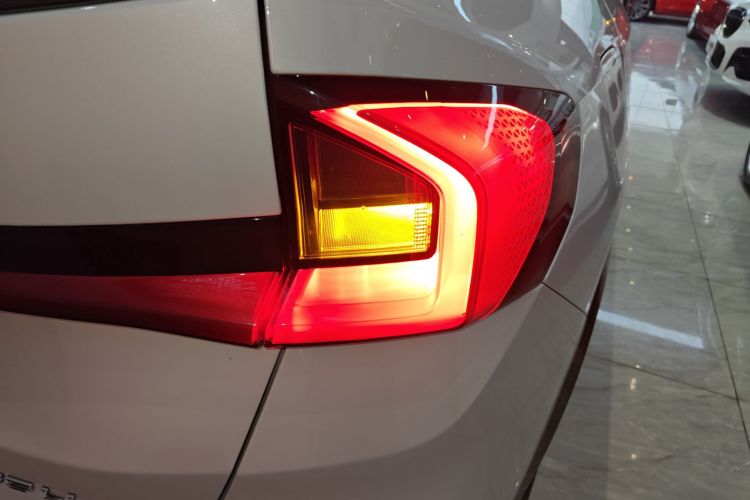 宝马X1 2023款 sDrive25Li X设计套装车身外观9