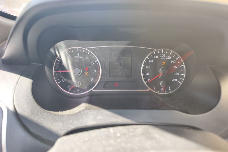 陆风X7 2015款 2.0T 全景旗舰版中控内饰14