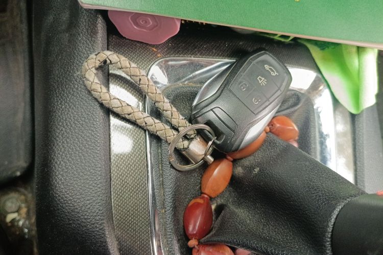 东南DX3 2016款 1.5L 手动尊贵型中控内饰11