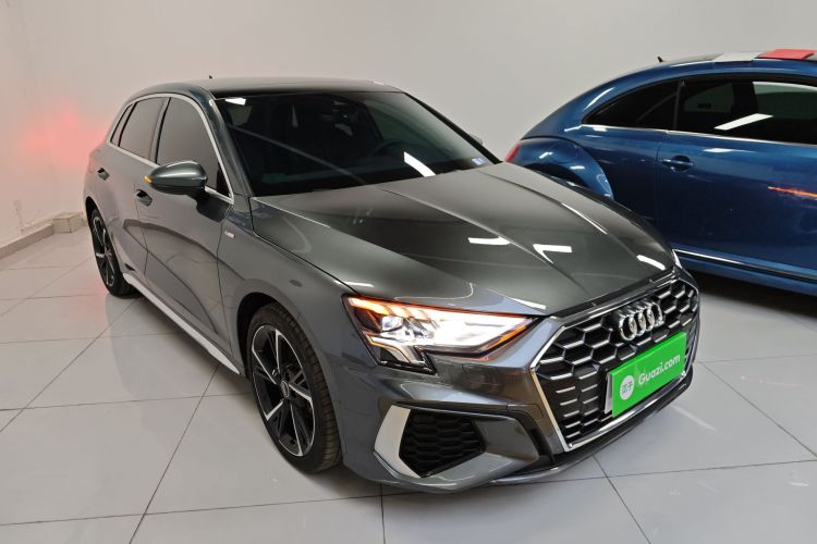 奥迪A3 2024款 Sportback 35 TFSI 时尚运动型车身外观3
