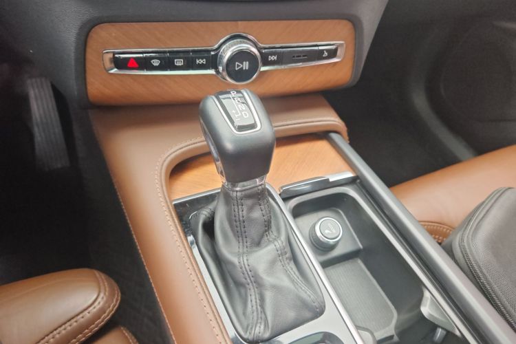 沃尔沃XC90 2019款 T6 智雅版 7座 国VI中控内饰18