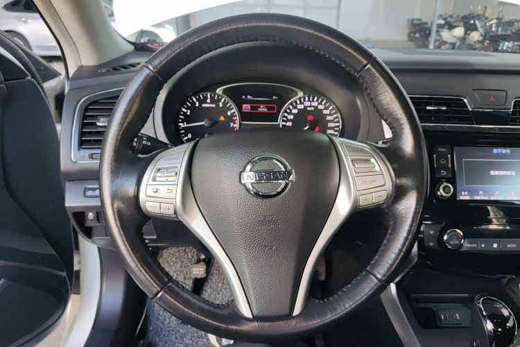 日产 天籁 2016款 改款 2.0L XL舒适版局部细节13