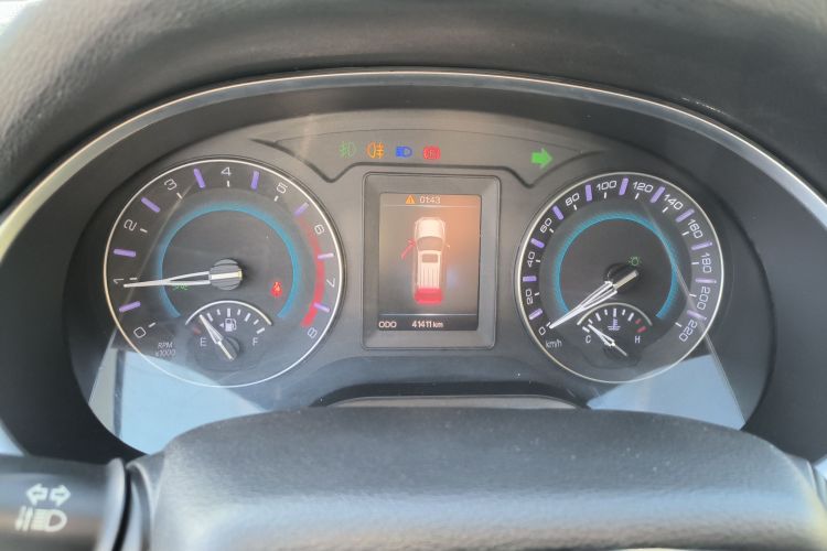 哈弗H2 2018款 创享版 蓝标 1.5T 手动两驱时尚型中控内饰14