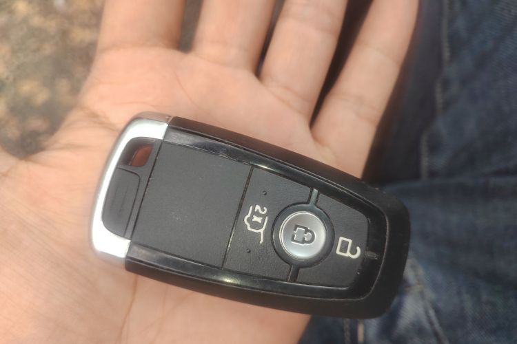 福特 探险者 2020款 EcoBoost 285 四驱钛金版 6座中控内饰11