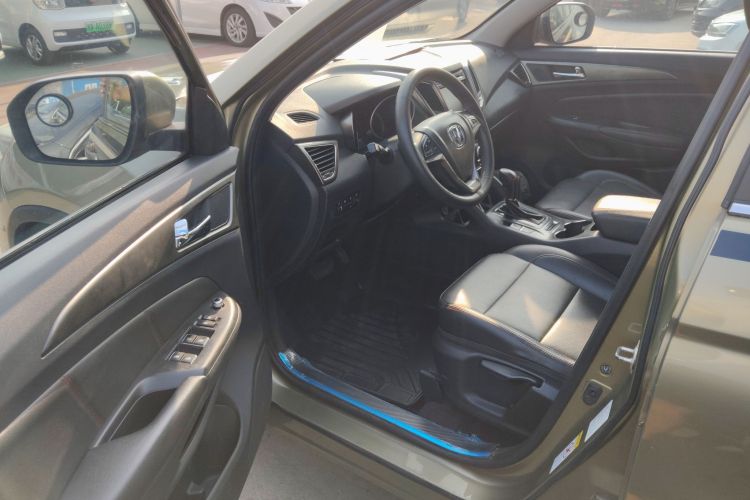 长安CS75 2014款 1.8T 自动精英型 国IV中控内饰7003