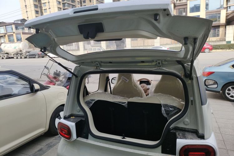 五菱汽车 宏光MINIEV 2024款 第三代 215km 青春版机舱底盘23