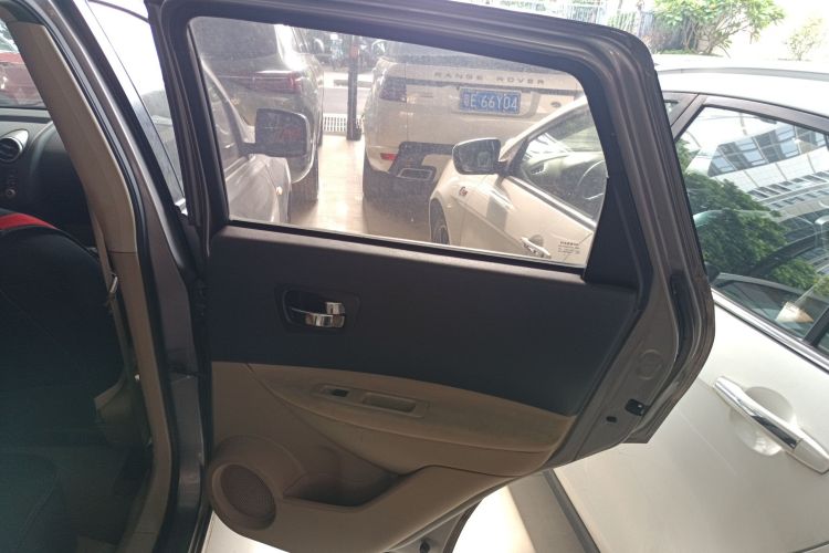 日产 逍客 2012款 2.0XL 火 CVT 2WD中控内饰45