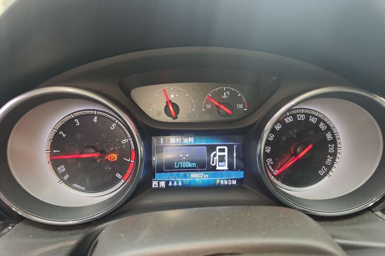 别克 君威 2017款 20T 豪华型中控内饰14