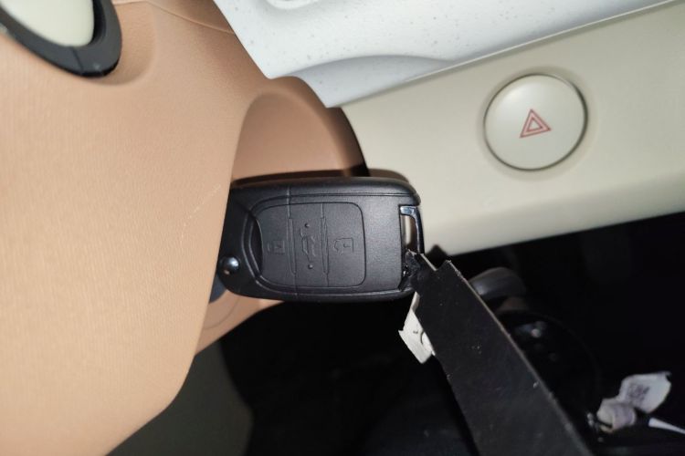 五菱汽车 宏光MINIEV 2024款 第三代 215km 青春版中控内饰7001