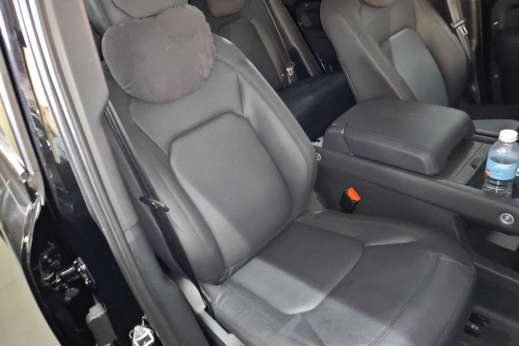 路虎卫士 2024款 110 3.0T P400 X-DYNAMIC HSE局部细节41