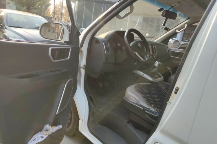 金杯海狮王 2021款 2.0L城运王系列捷运型标准顶6座1TZS中控内饰20