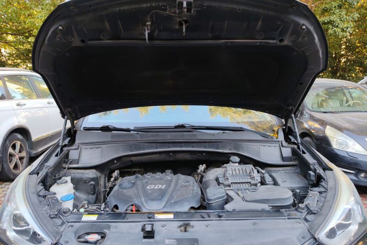 现代 胜达 2015款 2.4L 自动两驱智能型 5座机舱底盘24